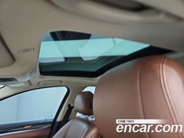 BMW 5-Series 2015 — photo 12