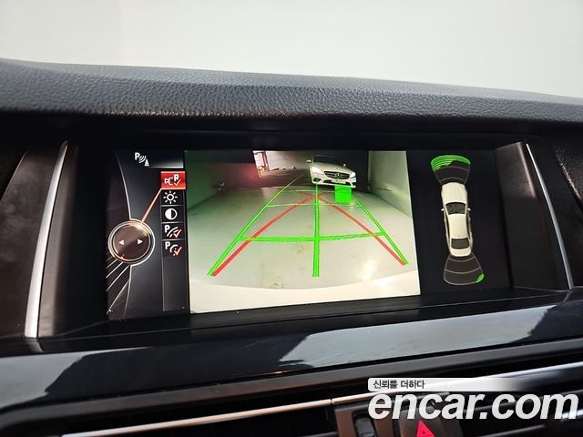 BMW 5-Series 2015 — photo 14