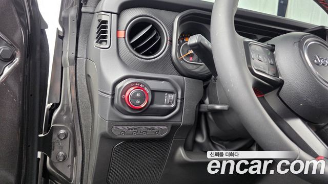 Jeep Wrangler 2024 — photo 22
