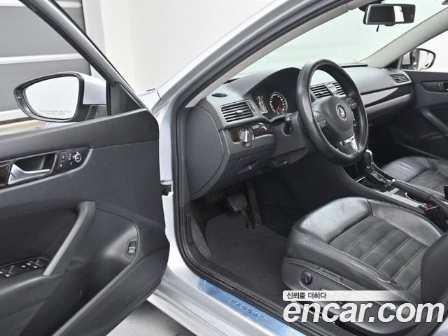 Volkswagen Passat 2014 — photo 11