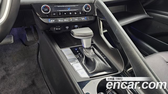 Hyundai AVANTE 2021 — photo 12