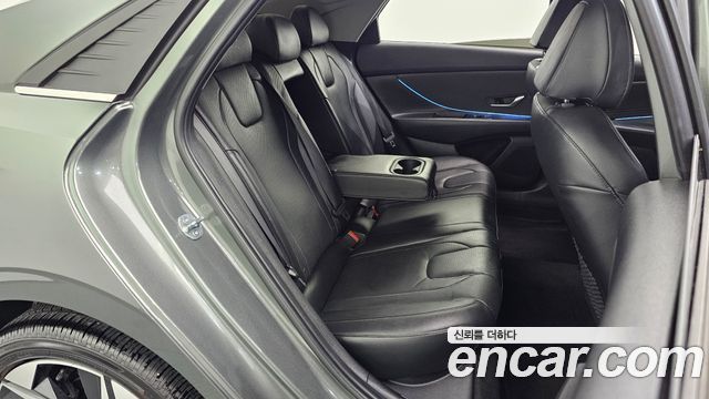 Hyundai AVANTE 2021 — photo 17