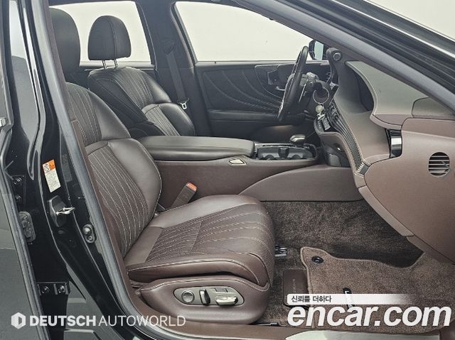 Lexus LS 2020 — photo 10