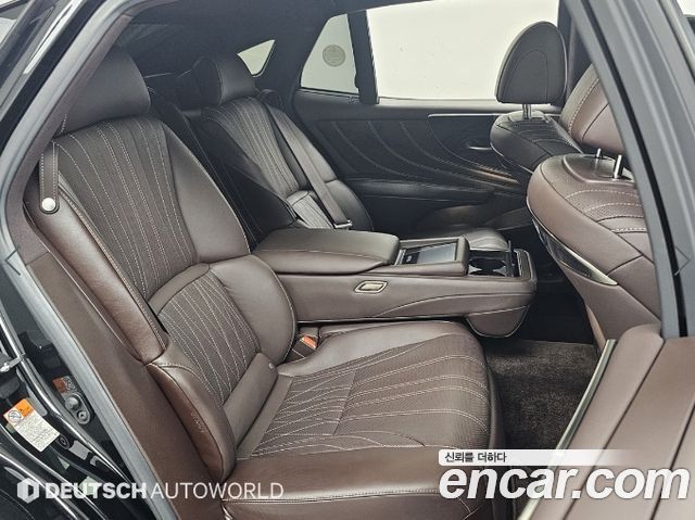 Lexus LS 2020 — photo 12