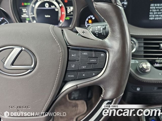 Lexus LS 2020 — photo 17