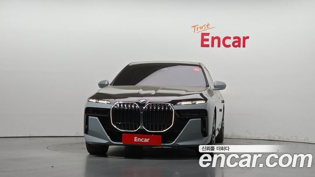 BMW 7-Series 2023 — photo 3