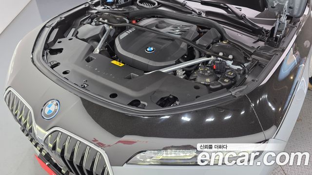 BMW 7-Series 2023 — photo 6