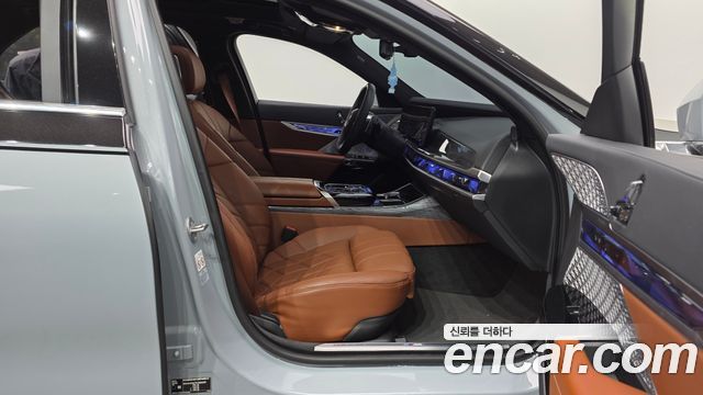 BMW 7-Series 2023 — photo 11