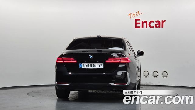 BMW 5-Series 2025 — photo 4