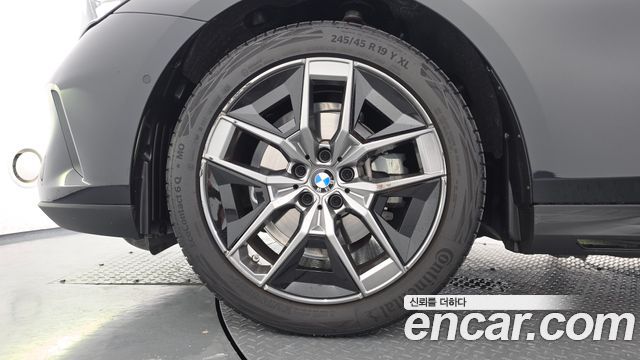 BMW 5-Series 2025 — photo 5