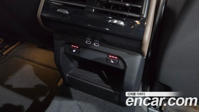 BMW 5-Series 2025 — photo 19