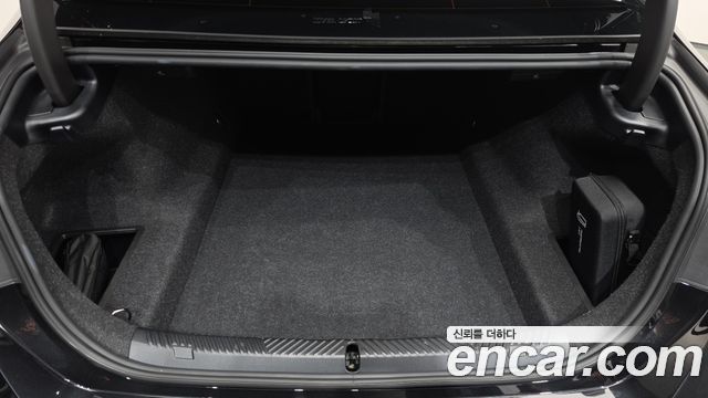 BMW 5-Series 2025 — photo 20