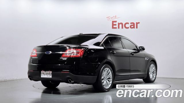 Ford Taurus 2016 — photo 2