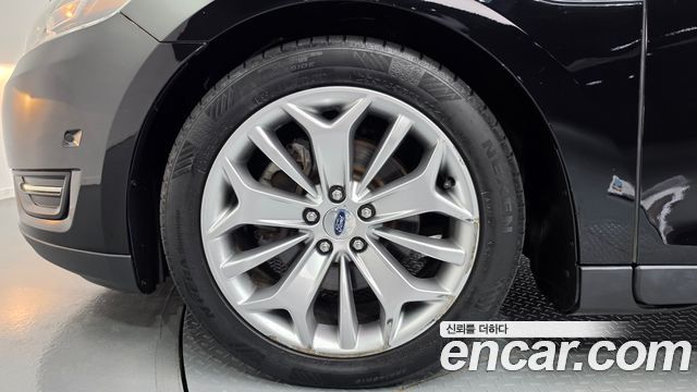 Ford Taurus 2016 — photo 5