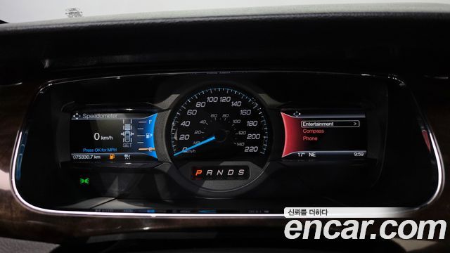 Ford Taurus 2016 — photo 8