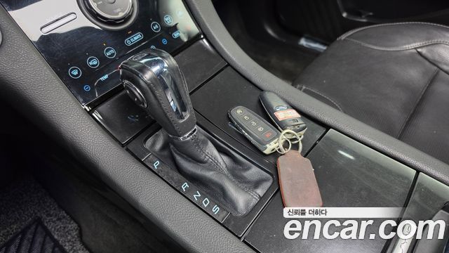 Ford Taurus 2016 — photo 9