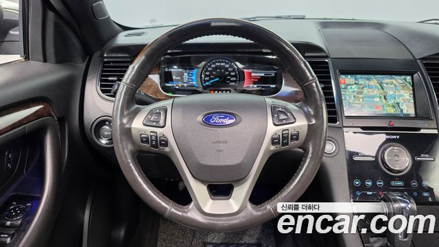 Ford Taurus 2016 — photo 15
