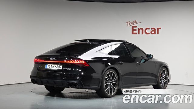 Audi A7 2023 — photo 2