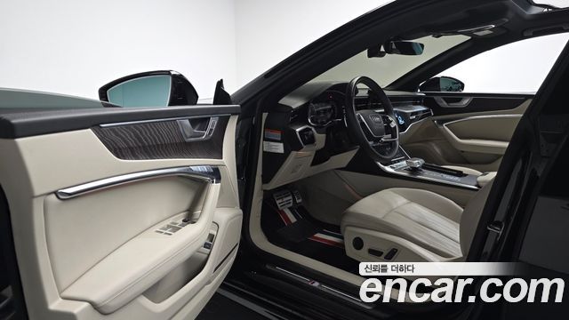 Audi A7 2023 — photo 10