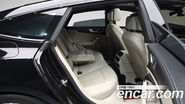Audi A7 2023 — photo 11