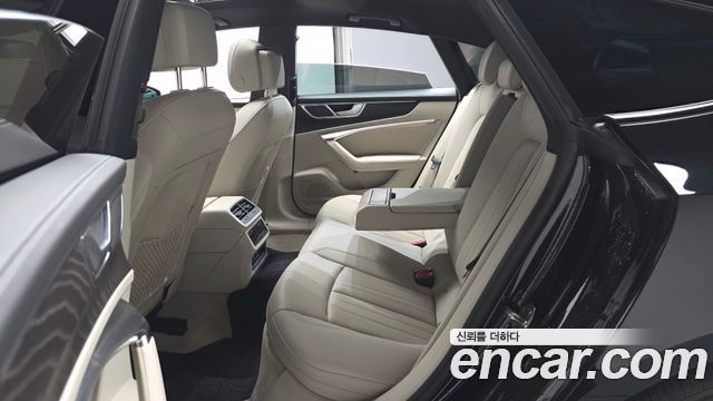 Audi A7 2023 — photo 12