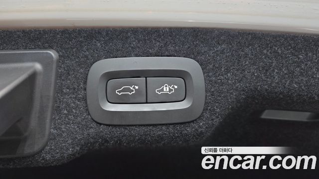 Volvo S90 2018 — photo 20