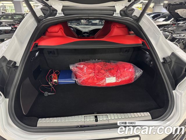 Ferrari Purosangue 2024 — photo 15