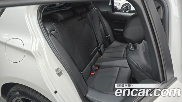 BMW 1-Series 2017 — photo 12
