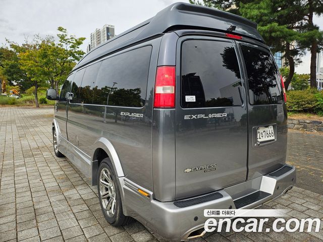 Chevrolet Express Van 2015 — photo 6
