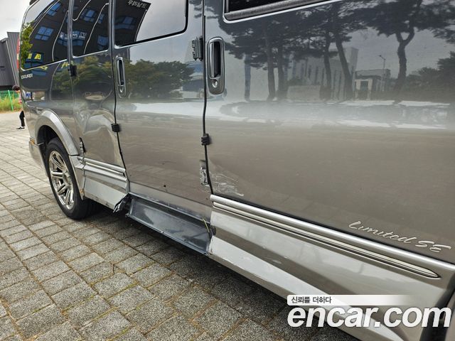 Chevrolet Express Van 2015 — photo 11