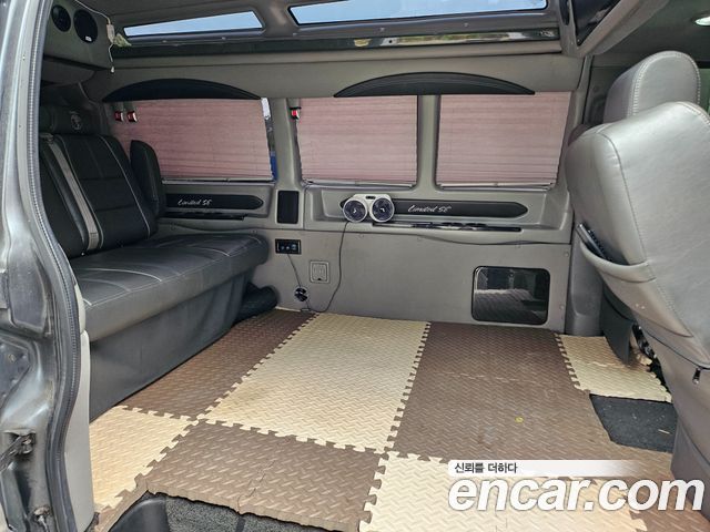 Chevrolet Express Van 2015 — photo 12