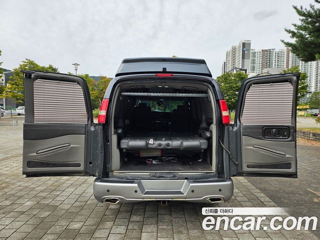 Chevrolet Express Van 2015 — photo 15