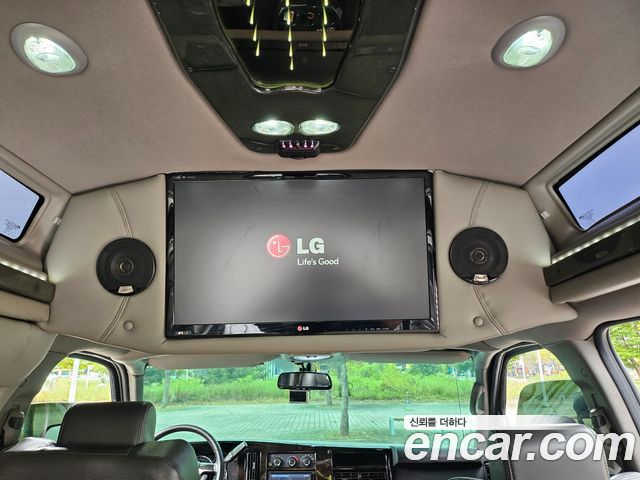 Chevrolet Express Van 2015 — photo 16
