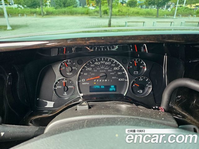 Chevrolet Express Van 2015 — photo 20