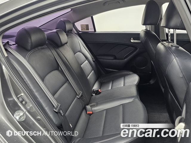 Kia K3 2013 — photo 12