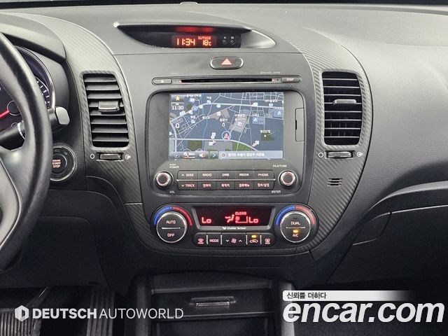 Kia K3 2013 — photo 14
