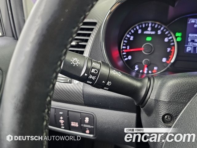Kia K3 2013 — photo 17
