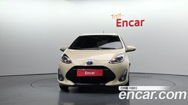 Toyota Prius 2018 — photo 3