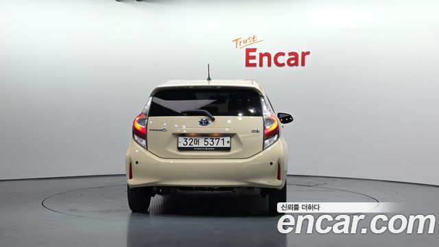 Toyota Prius 2018 — photo 4