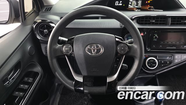 Toyota Prius 2018 — photo 19