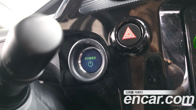Toyota Prius 2018 — photo 24