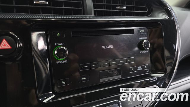 Toyota Prius 2018 — photo 25