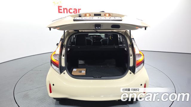 Toyota Prius 2018 — photo 26