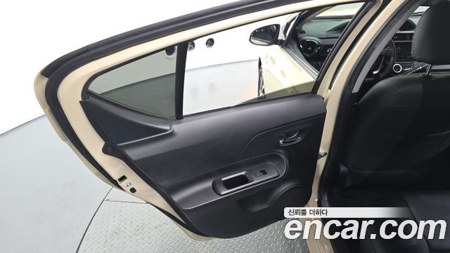 Toyota Prius 2018 — photo 15