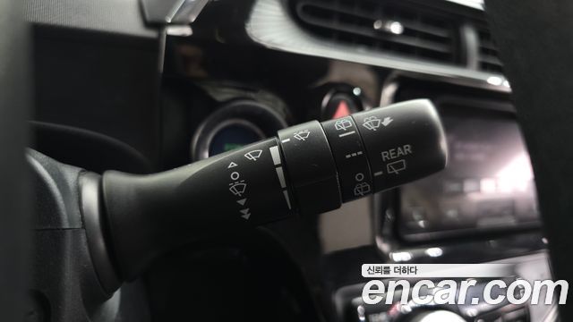 Toyota Prius 2018 — photo 28