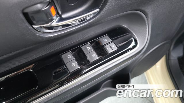 Toyota Prius 2018 — photo 29
