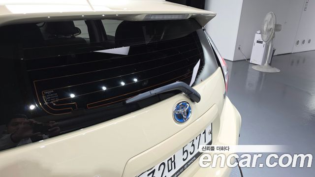 Toyota Prius 2018 — photo 33