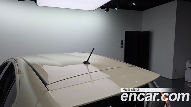 Toyota Prius 2018 — photo 35