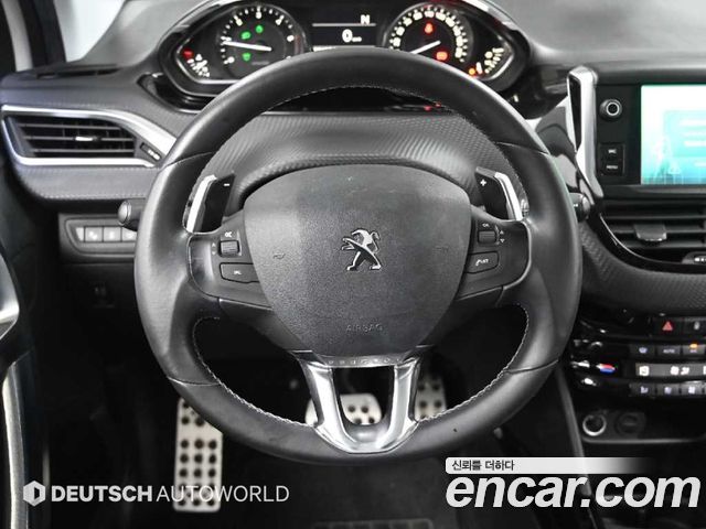Peugeot 2008 2015 — photo 13