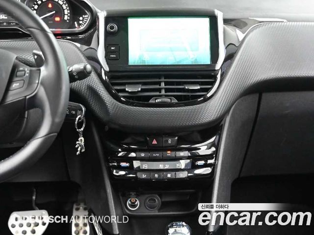 Peugeot 2008 2015 — photo 14
